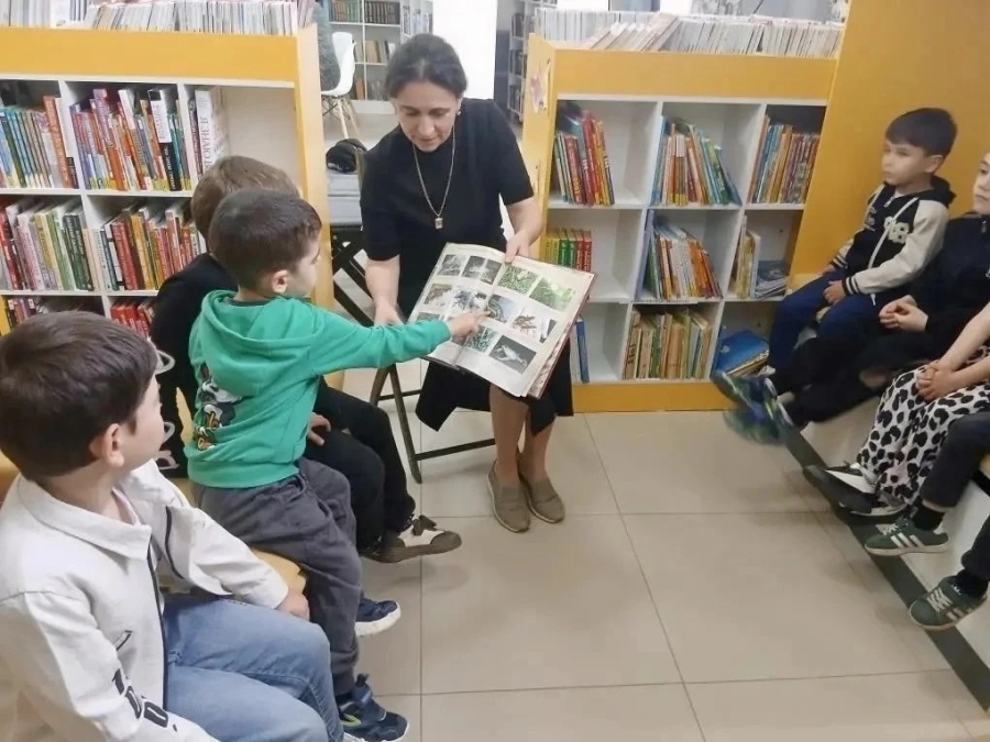 В Ходзинской библиотеке проводят мероприятия для посетителей всех возрастов